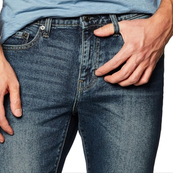 Amazon Essentials Men's Slim-Fit Stretch Jeans - Dark Wash, 28W x 30L - Picture 6 of 7